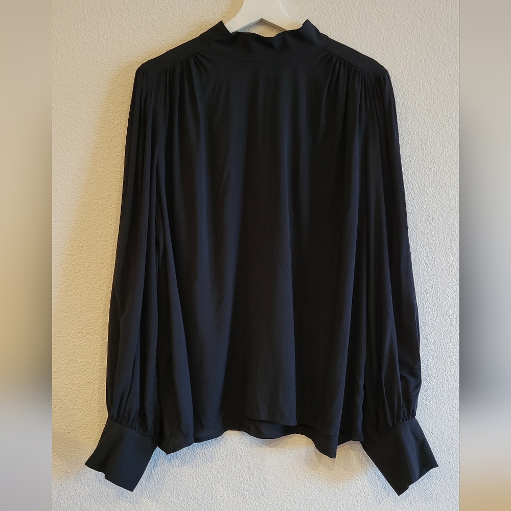 Black Keyhole Blouse